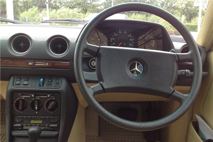 Mercedes w123 dashboard #5