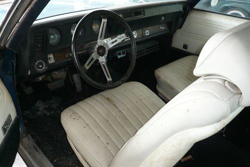 Thailand Oldsmobile Cutlass 1972  Cockpit