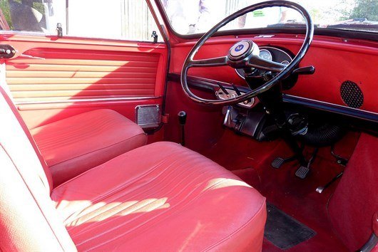1969 Morris Mini Super Deluxe Interior HR