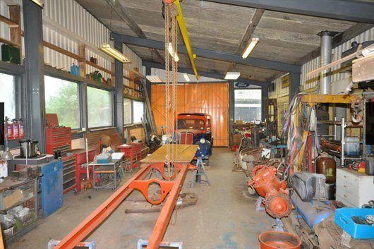 Car Restorers Dream Home (2)