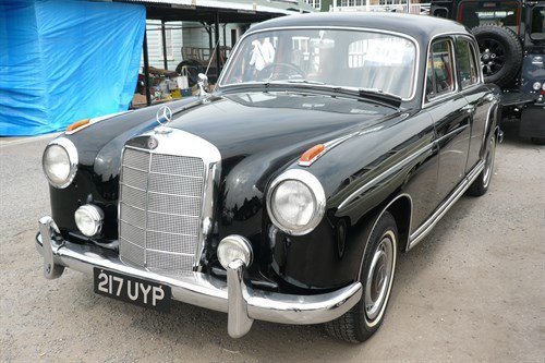 MB 220S Ponton 1959 Historics (1)