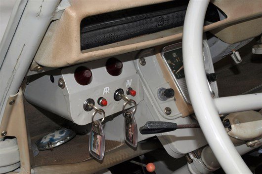 1965 Citroen 2CV Sahara Interior (1)