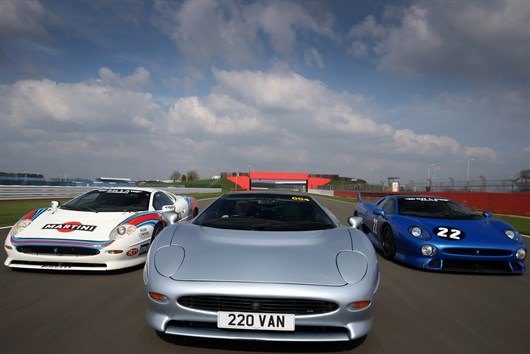 Jaguar XJ220 (2)