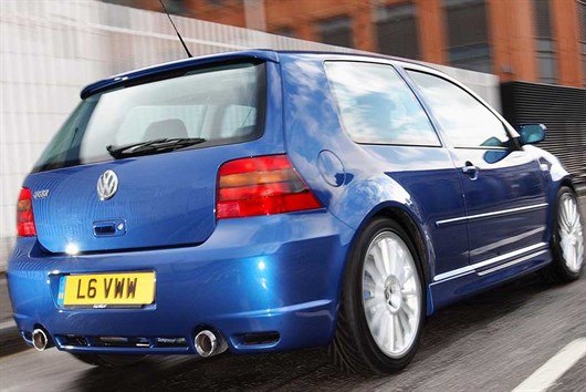 Volkswagen Golf Mk 4 R32 (2)