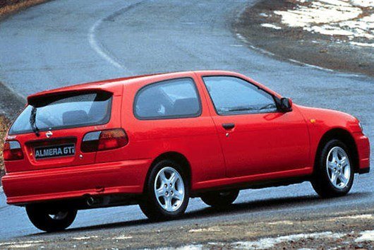 Nissan Almera GTI (2)