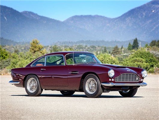 Aston Martin DB4 (1)