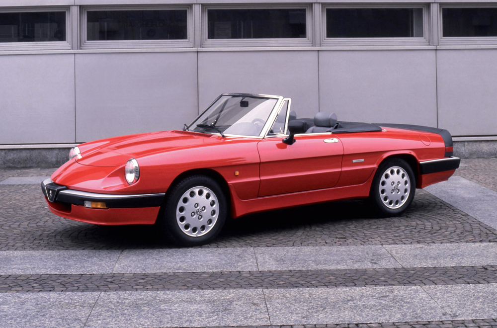 趣味・スポーツ・実用 ALFA ROMEO SPIDER 1966-1990 Alfa Romeo Spider (1990) - pictures, information & specs