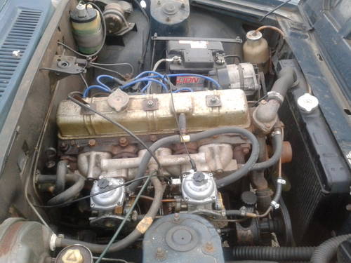 2 Triumph 2000 Estate Engine