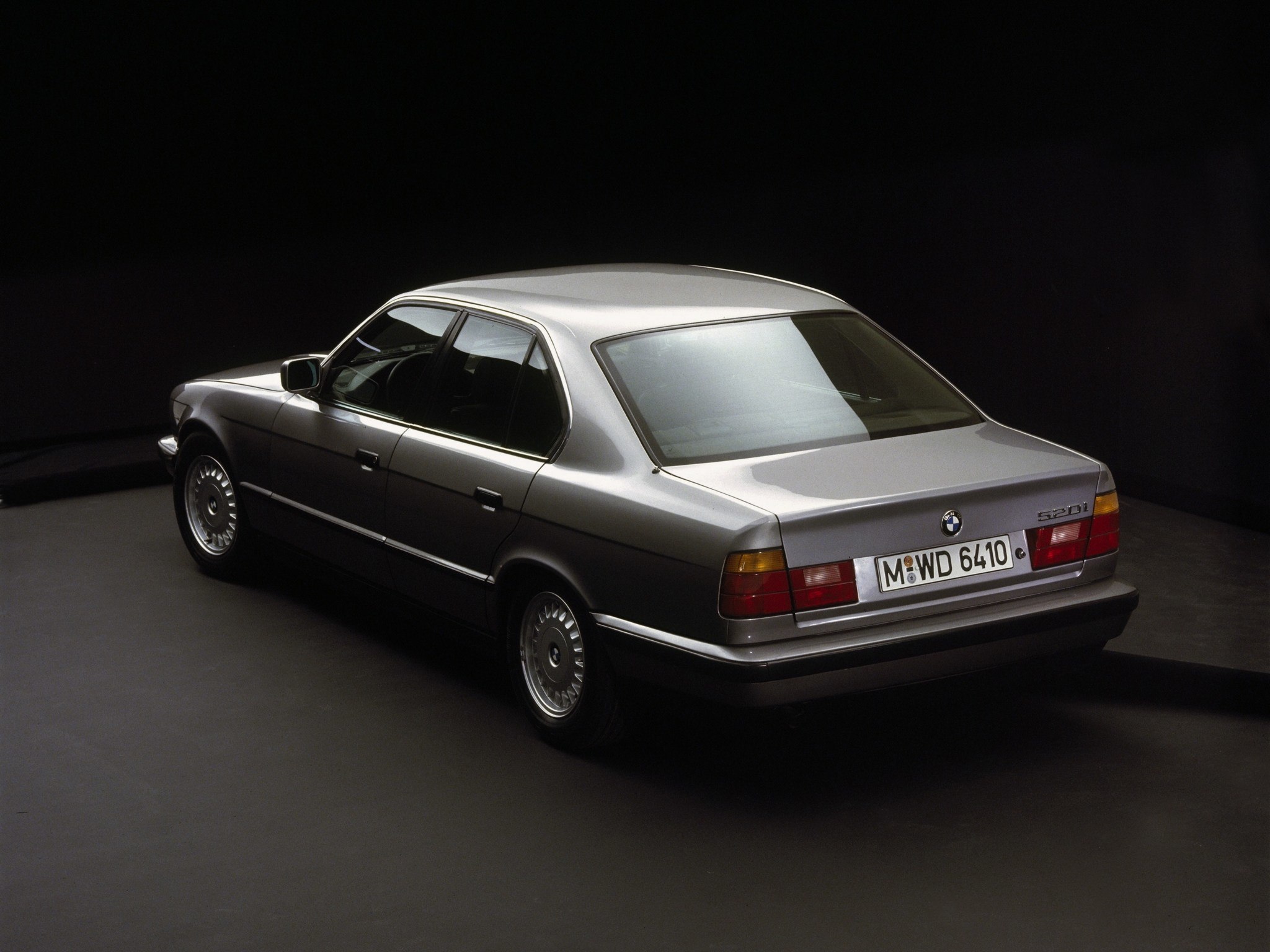 E34 BMW 5シリーズ 540i 後期型 (1993y-1996y) 純正OEM V8 ラジエーター ラジエター コア 純正同等品 パーツ 部品 17112243445 17112242138 Bmw 5 Series 540i 1993⁄05 Engine, Suspension and Price